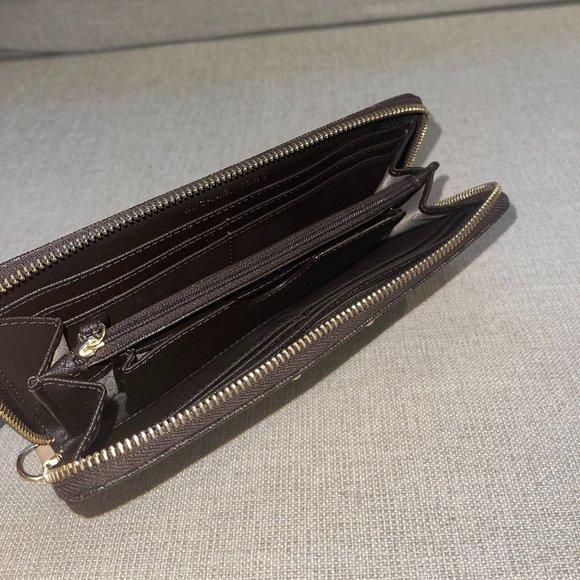 Micheal Kors Wallet (Never used) - Picture 3 of 3